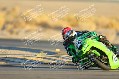 media/Nov-17-2024-CVMA (Sun) [[1fec520723]]/Race 18-Supersport Middleweight/